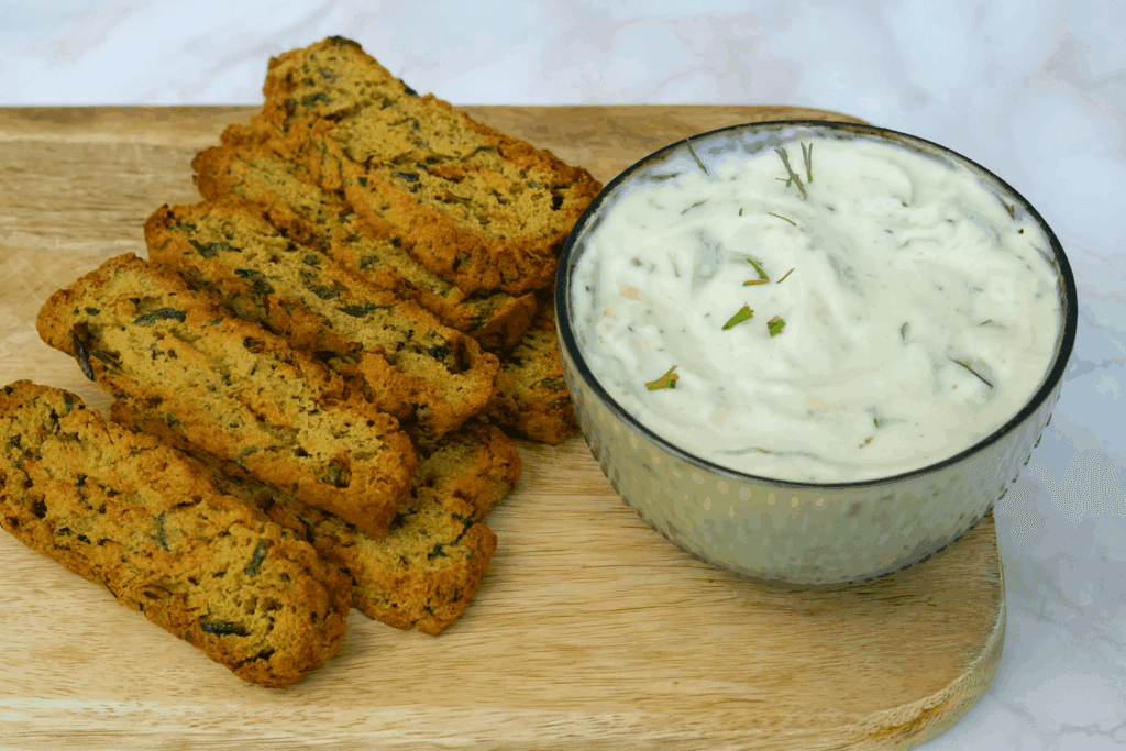 Uno tira l’altro, li ho fatti senza farina e sono venuti super croccanti: ora li mangio pure 3 volte al giorno al posto del pane e dei crackers!