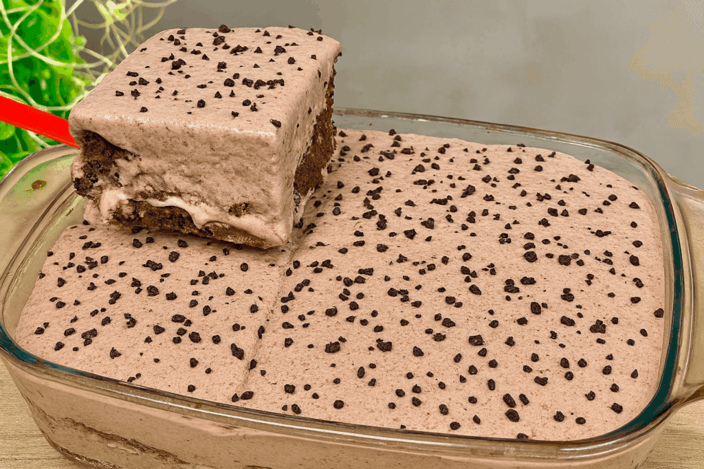 Questa è l’unica torta che mangio a colazione contro la fame nervosa: avena, banane e cacao, mi sazia e mi fa dimagrire (con solo 210 Kcal)