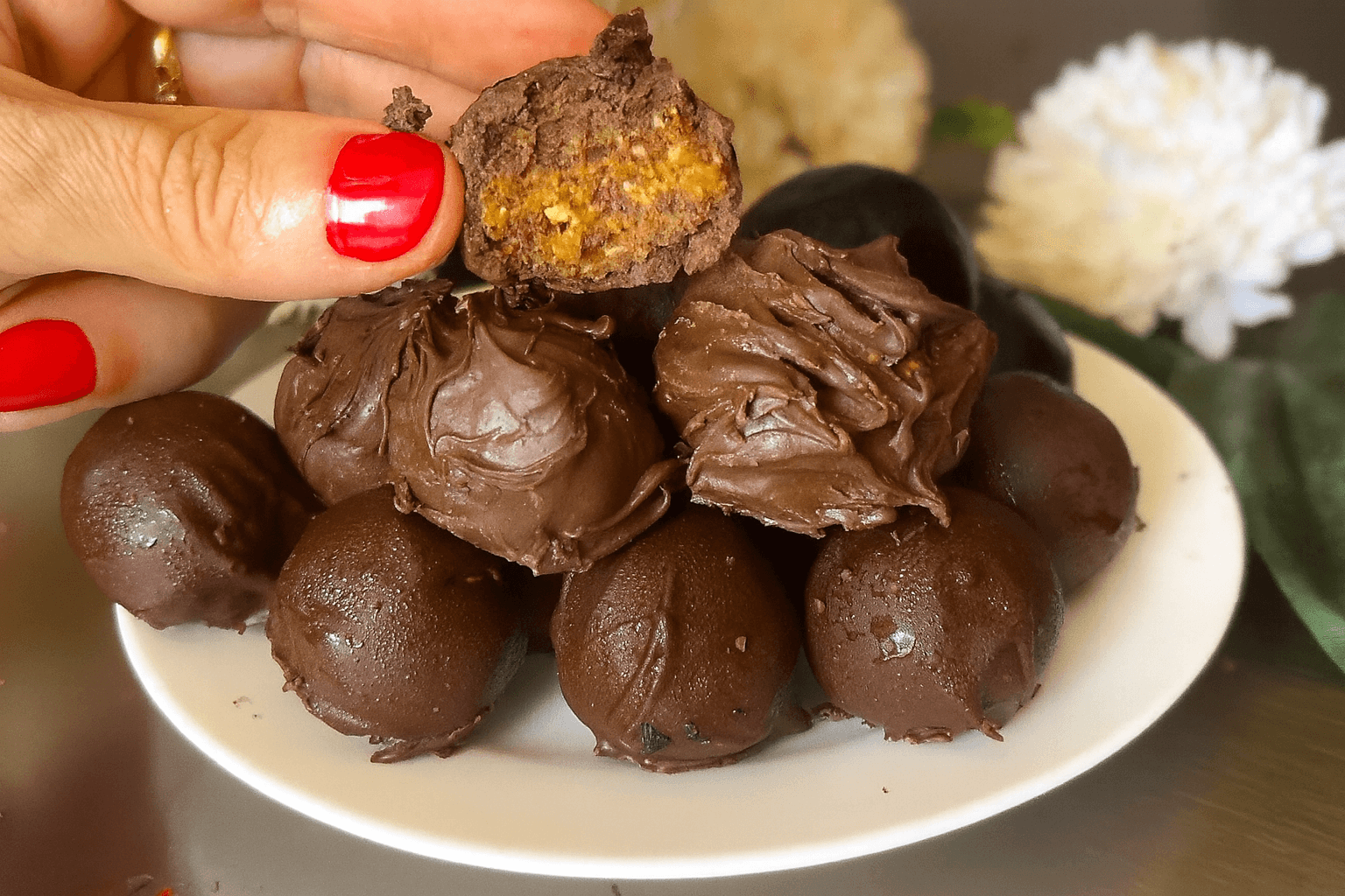 Biscotti al cacao e nocciole con datteri