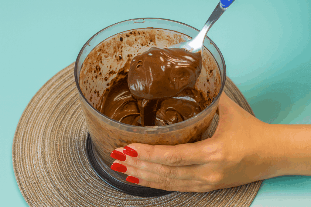 La mia Nutella light per non rinunciare al pane e cioccolato: è senza burro, senza zuccheri raffinati per una crema golosa con solo 20 calorie a cucchiaio
