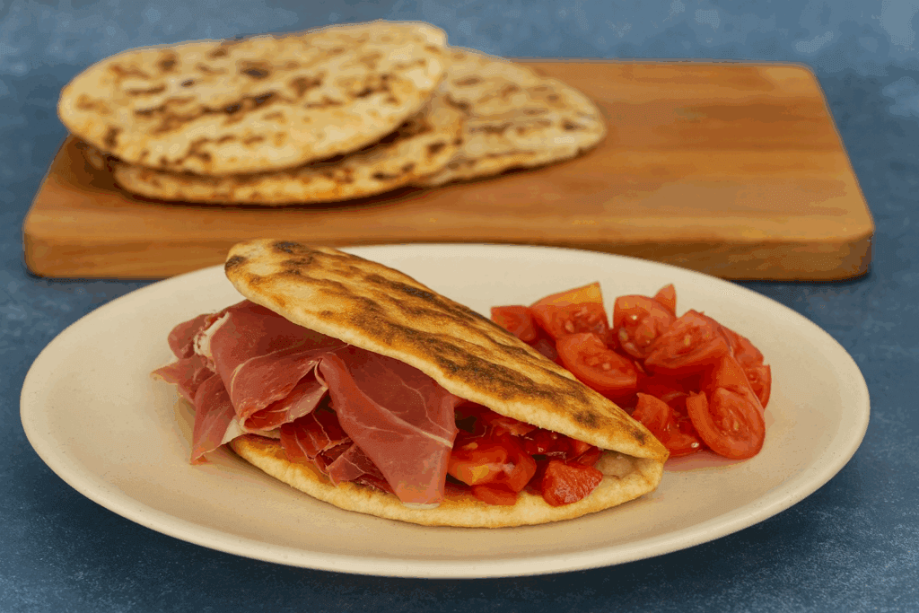 Il trucco per portare a tavola un pane leggero e proteico senza sporcare nulla: pite integrali allo yogurt, si fanno in padella e hanno solo 170 calorie