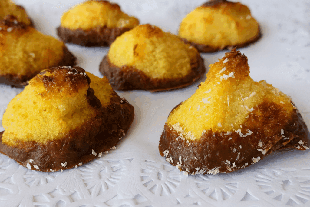 La ricetta furba per biscotti irresistibili senza farina: cocco, cioccolato e un impasto facilissimo pronto in 10 minuti, uno tira l’altro!