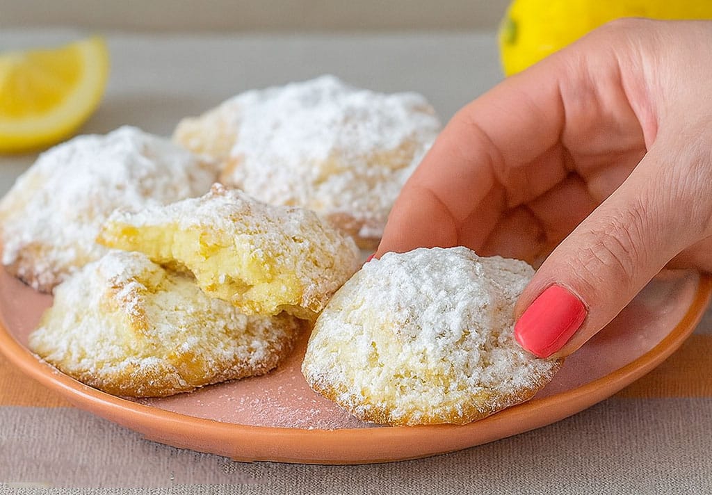 Un solo morso e non riesci a fermarti: le nuvolette al limone, il dolcetto furbo che che mi ha risolto la merenda (e pure la colazione)