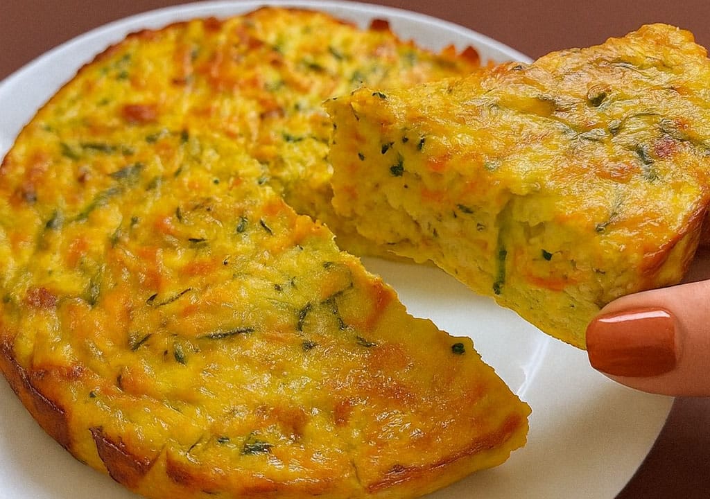 L’ho fatta con le verdure avanzate in frigo e non mi aspettavo fosse così buona: questa frittata al forno è diventata la mia cena preferita