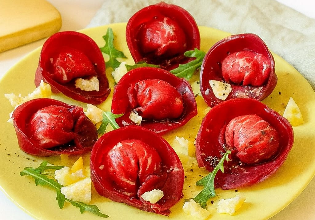 Altro che pasta fresca! Con la bresaola preparo tortelloni leggeri e golosi, la ricetta furba che non ti aspetti in tavola (con solo 120 kcal)