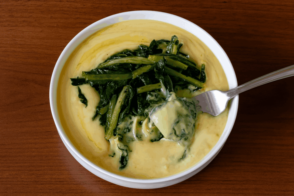 Fave e cicoria, la ricetta antica della Puglia perfetta per le sere d’autunno: proteica, depurativa e fa bene davvero”