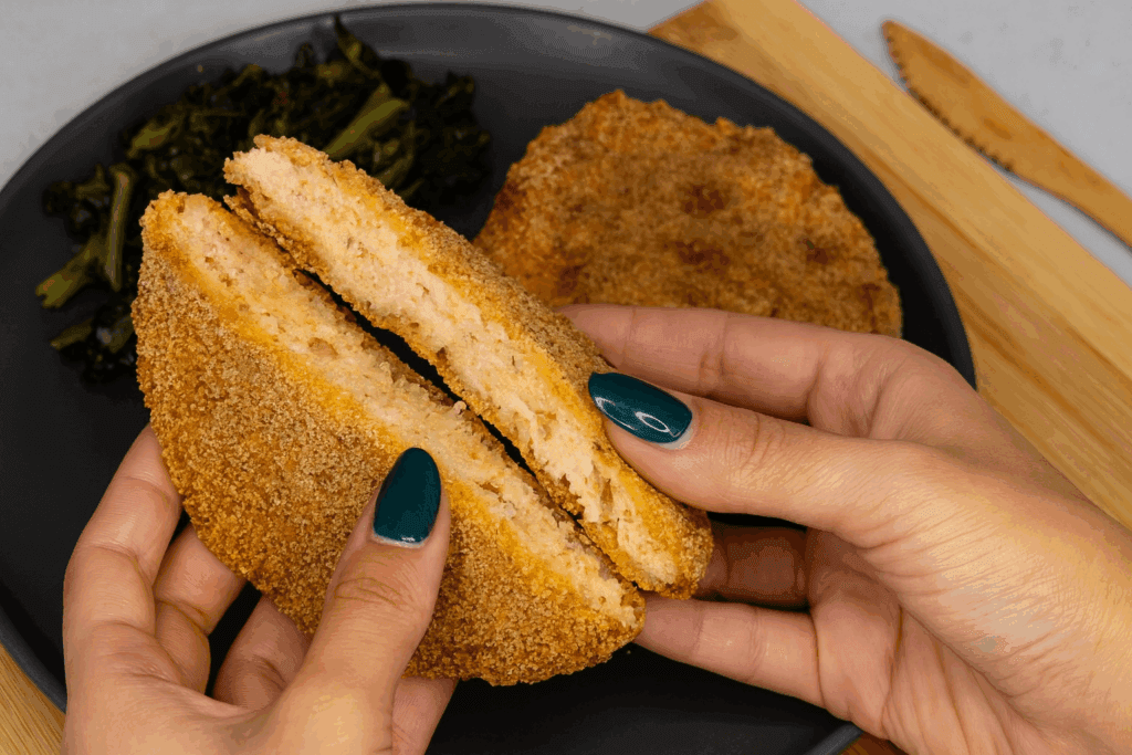 Sono una nutrizionista e scommetto che così il merluzzo lo mangiano tutti: cotolette leggere senza uova e senza frittura pronte in 30 minuti!