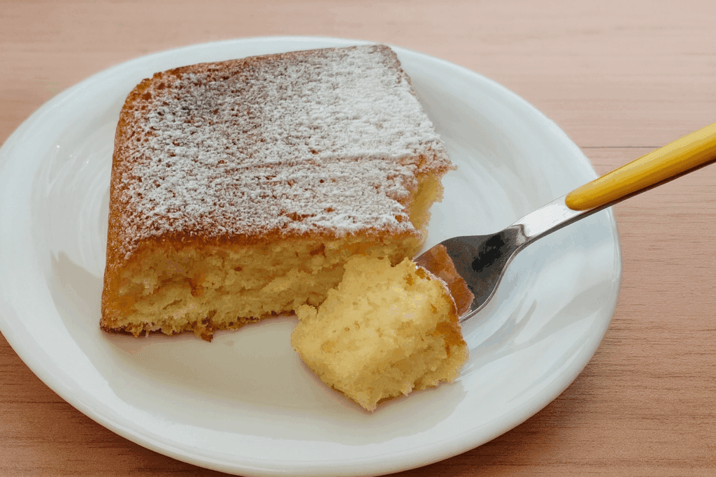 Soffice come una nuvola e pronta in 30 minuti: la mia torta al latte preferita, la più semplice (e più buona) che esista (e con solo 180 kcal)!