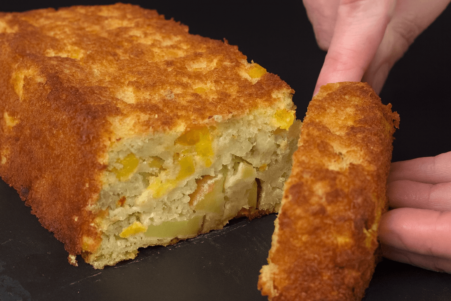 Plumcake di avena, mela e banana