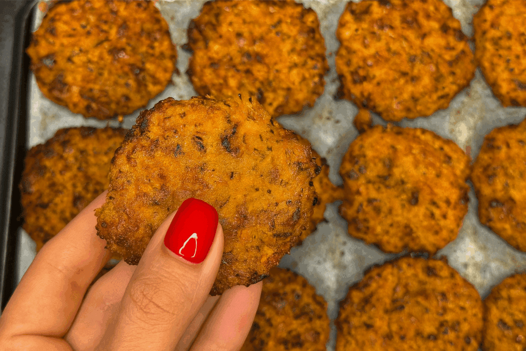 Non sono fritte, ma sembrano: le chips di carote al forno che fanno impazzire tutti a casa mia e con zero sensi di colpa!
