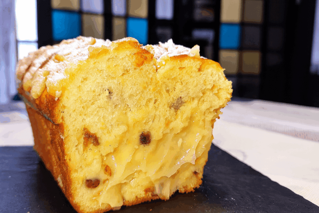 Quando il Natale è vicino e i dolci iniziano a chiamare, io preparo questo panbauletto sofficissimo e stupisco tutti: molto meglio di panettoni e pandori!