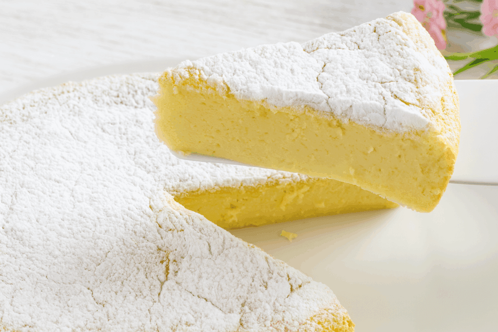 Non posso mangiare dolci tutti i giorni… ma questa torta allo yogurt sì: è leggera, sazia e senza burro e ha solo 160 kcal!