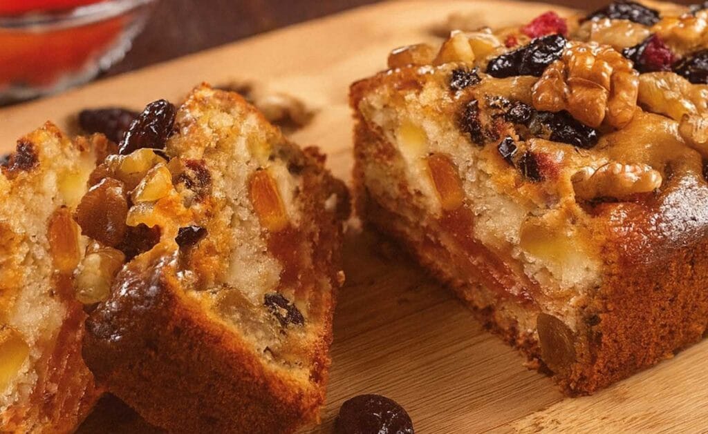 Morbidissimo e pieno di frutta: una colazione che sazia per ore con frutta vera (e senza zuccheri aggiunti!), semplice ma speciale