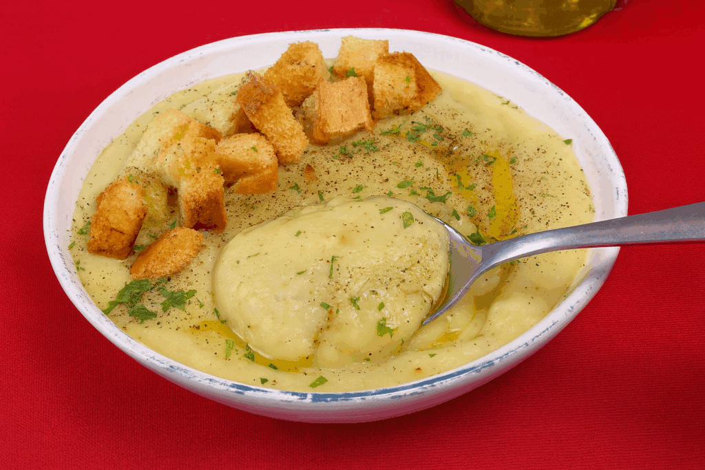 Zuppa sgonfia-pancia del dopo feste: semplice, calda e super digeribile che ti fa sentire subito meglio (il finocchio fa miracoli!)