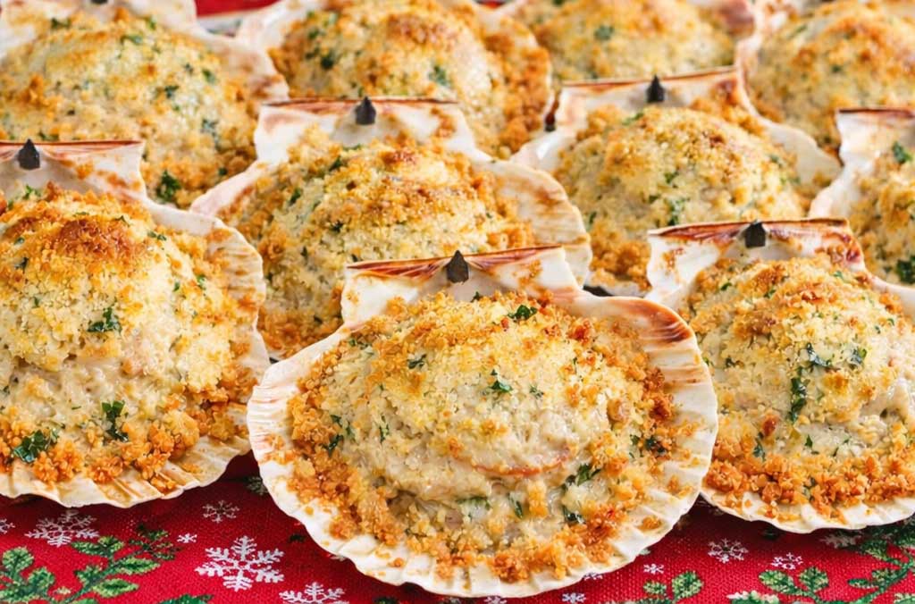 Le capesante gratinate sono il mio asso nella manica per le feste: semplici, profumate e sempre perfette, si fanno in pochi minuti