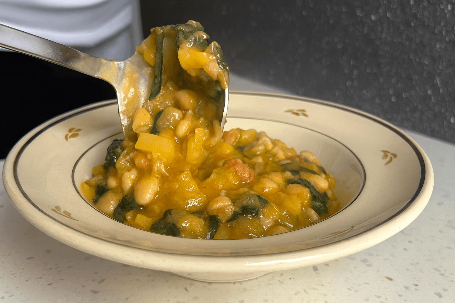 Zuppa di cavolo e fagioli