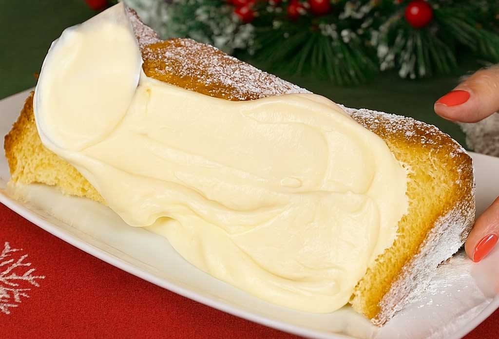 La crema al mascarpone che conquista sempre tutti a Natale: perfetta per il pandoro, il tiramisù ma anche da mangiare a cucchiaiate!