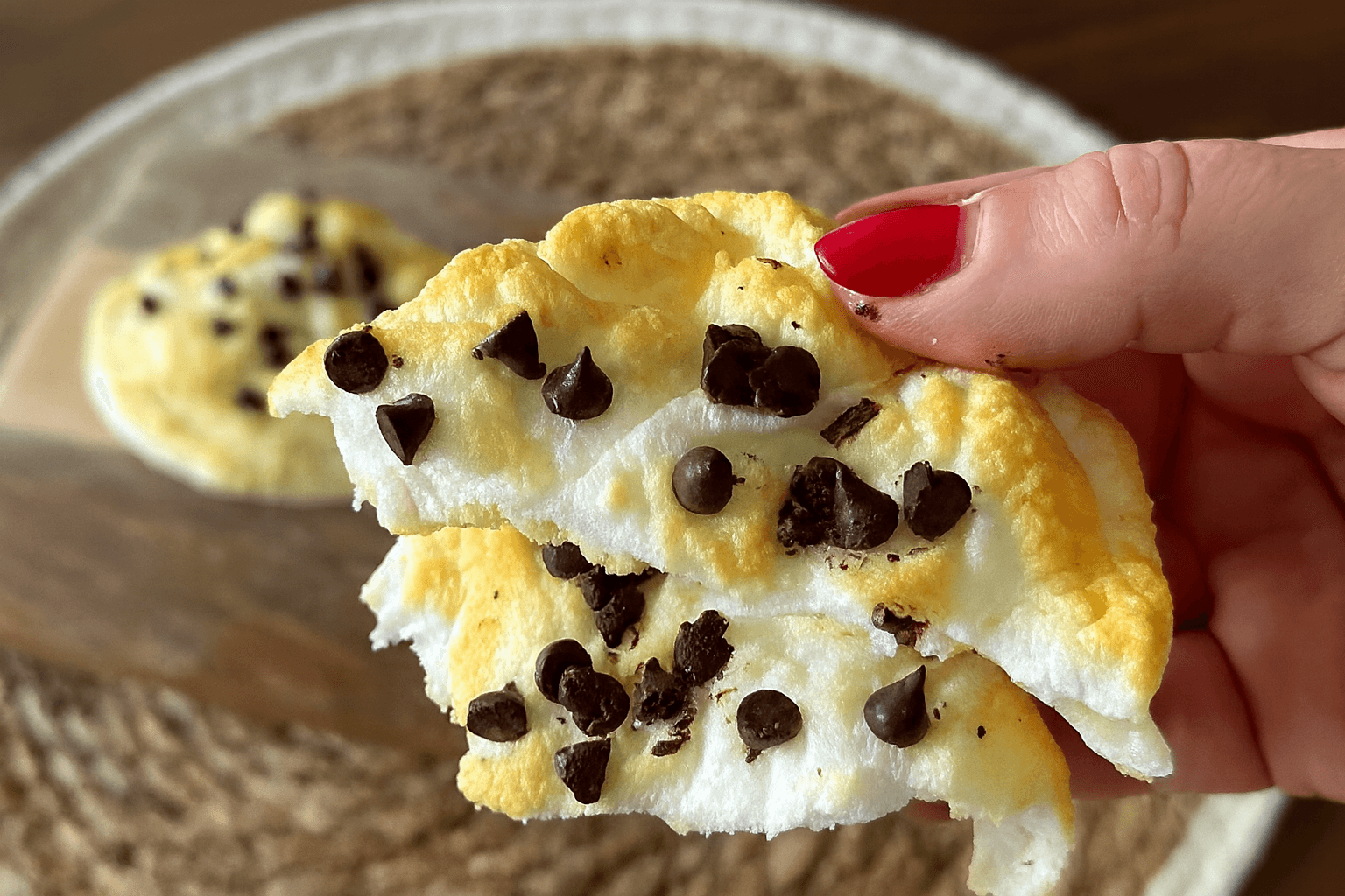 Dolci di albumi e cioccolato
