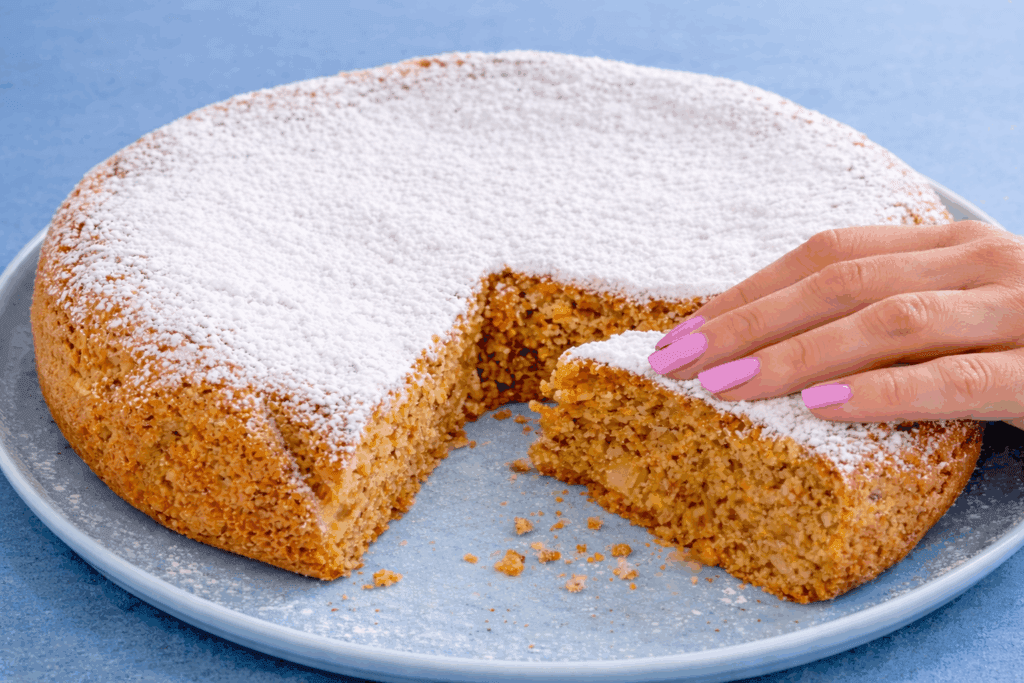 Questa torta alle mandorle è diversa da tutte le altre: niente burro, niente latte, niente olio, così semplice che viene voglia di rifarla subito!