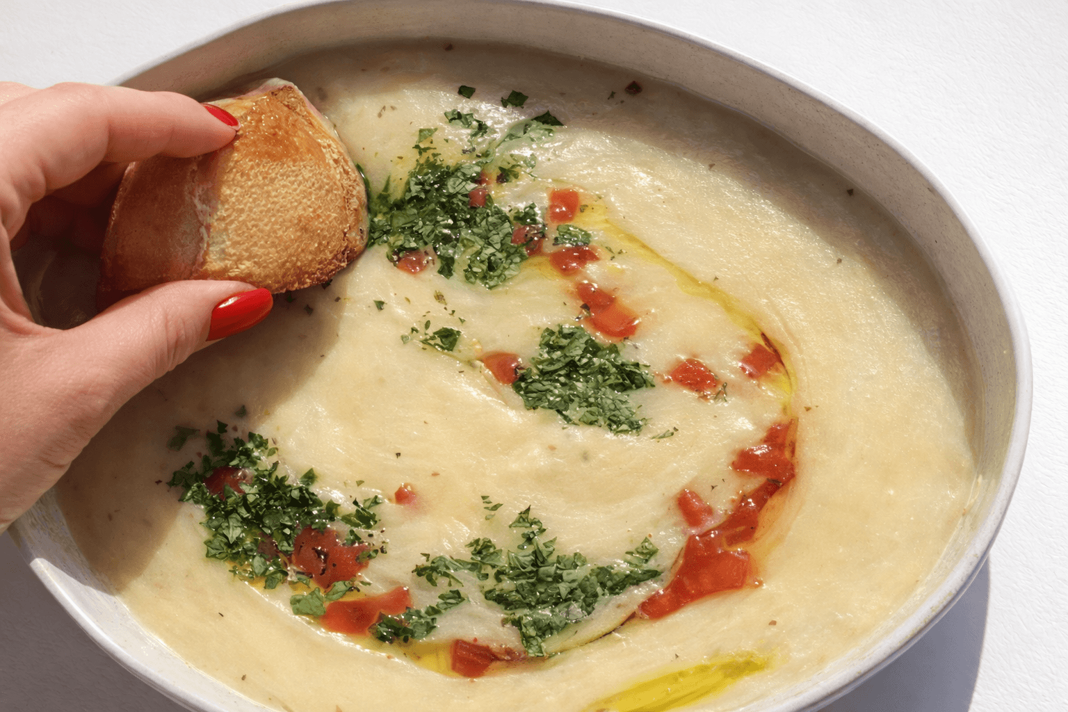Zuppa di patate, aglio e porro