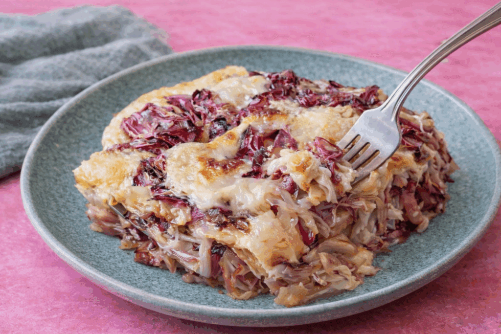 Non sono le solite lasagne: queste al radicchio sono cremose, filanti e perfette (quando ho ospiti a casa mi salvano sempre)