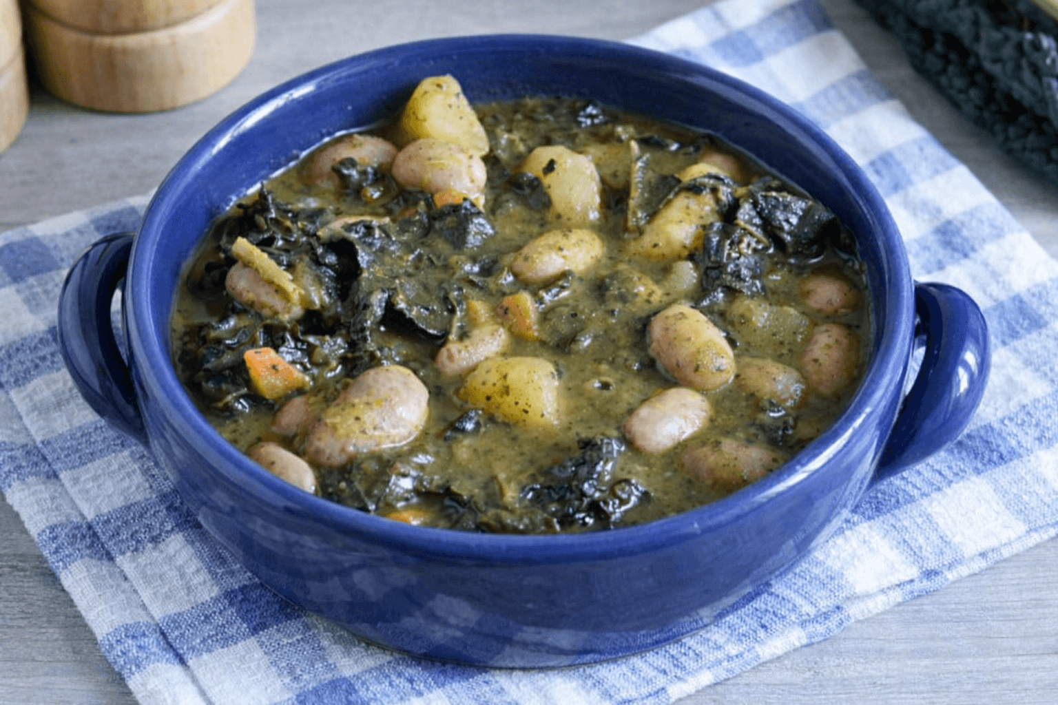 Zuppa di fagioli e cavolo