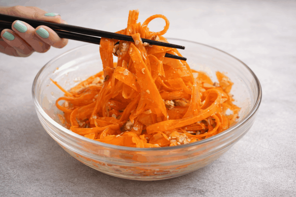 All’inizio questa insalata di carote la facevo solo come contorno, ora la preparo anche come pranzo leggero e dimagrisco una meraviglia!