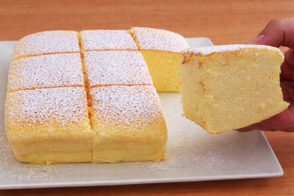 La torta all’arancia che non appesantisce, soffice e umida al punto giusto: sembra una cheesecake, ma è più soffice e leggera!