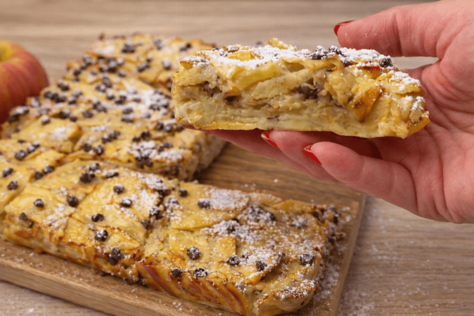 Torta di mele con gocce di cioccolato