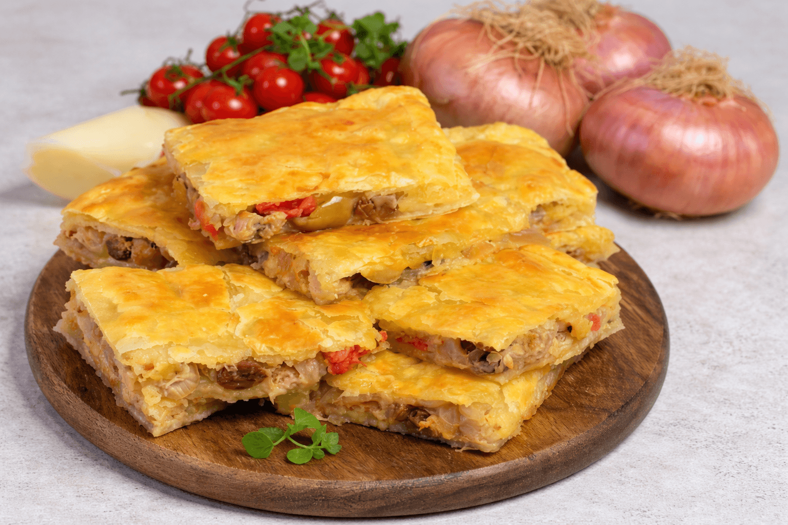 Sfogliata di tonno e cipolle