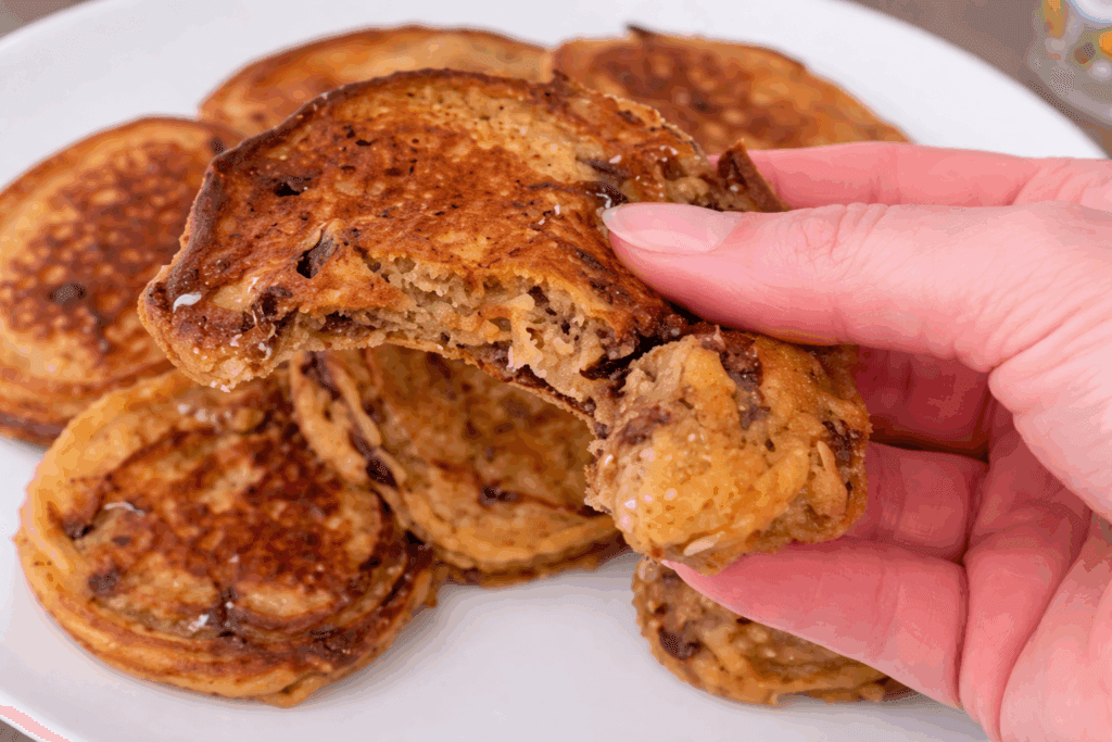 E’ iniziata la mia dieta ferrea prima di Pasqua e questi sono i pancake di mele e cannella per la mia colazione fatta bene, con solo 95 kcal!