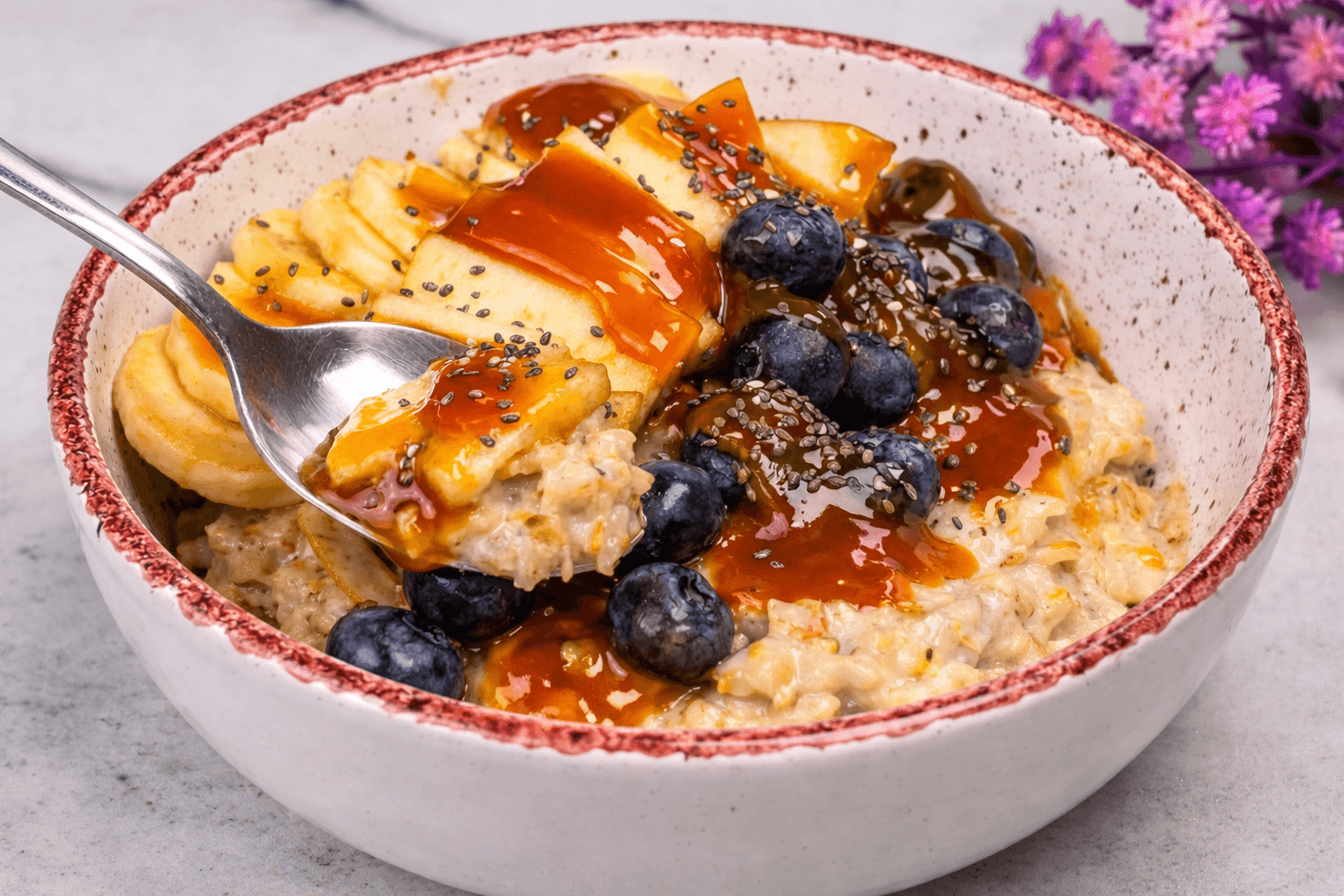 Porridge di avena e frutta