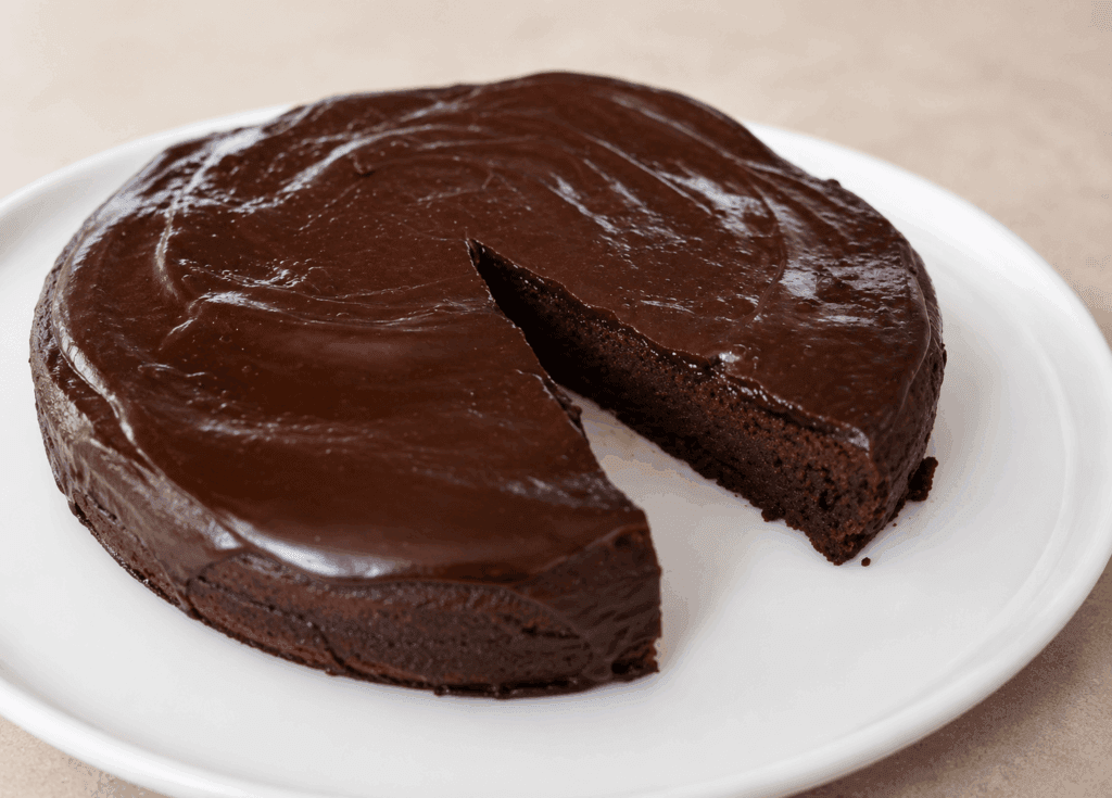 Ho fatto questa torta al cioccolato keto senza farina e con pochissimi carboidrati: è venuta super fondente proprio come piace a me!