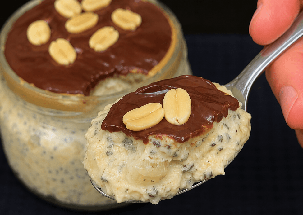 Dessert di avena, banana e arachidi