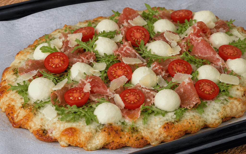 Sto iniziando la dieta keto e questa è la mia pizza low carb che mangio in estate: senza farina, sazia tanto e la farcisco come voglio!