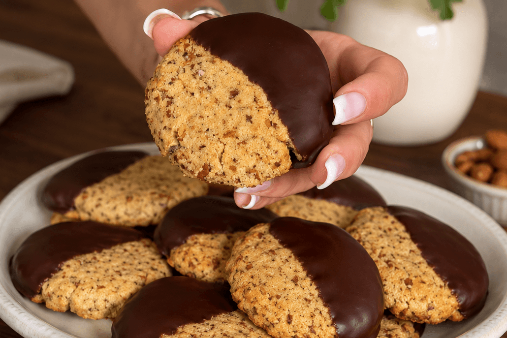 Biscotti mandorle, banana e cioccolato