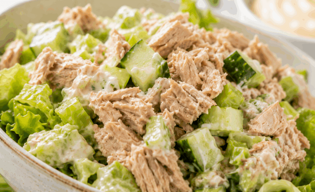 Insalata di tonno e maionese keto: pronta in 10 minuti, la ricetta semplice, gustosa e fresca!