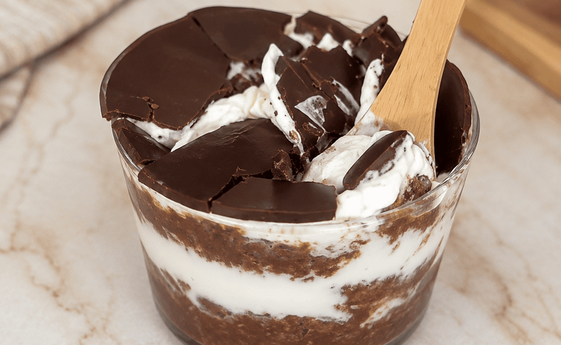 Dessert avena, yogurt e cioccolato
