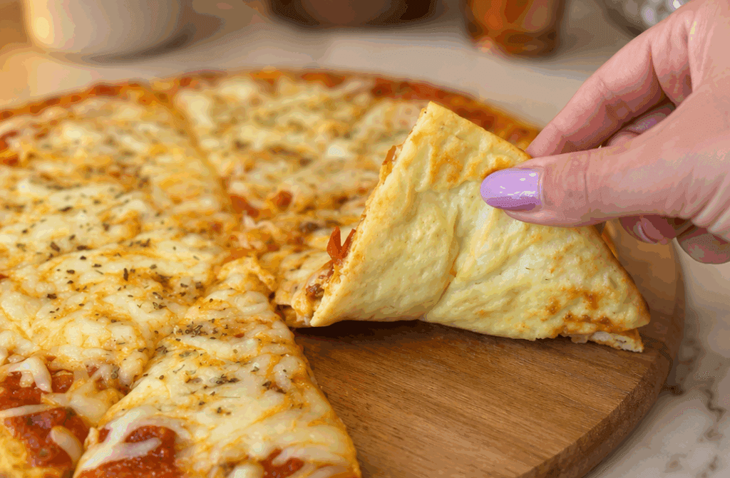 Ho fatto questa pizza proteica con questo ingrediente nella base e non pensavo venisse così filante: niente lievitazione, 5 minuti e cena salvata