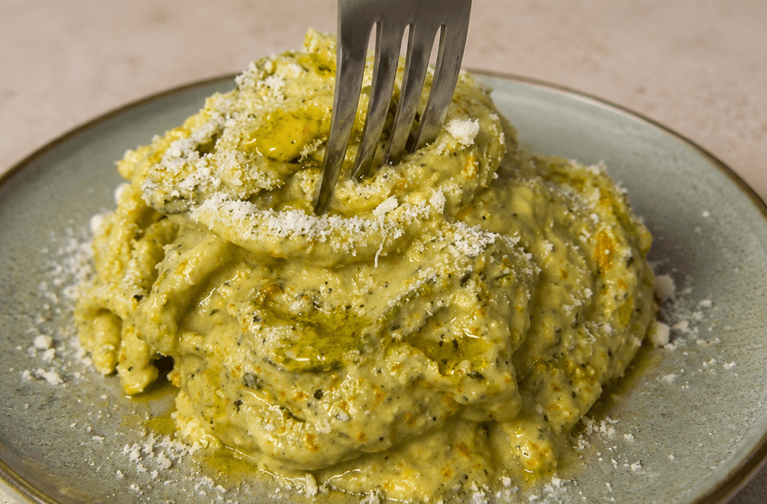 Pasta ai fiori di zucca e ricotta