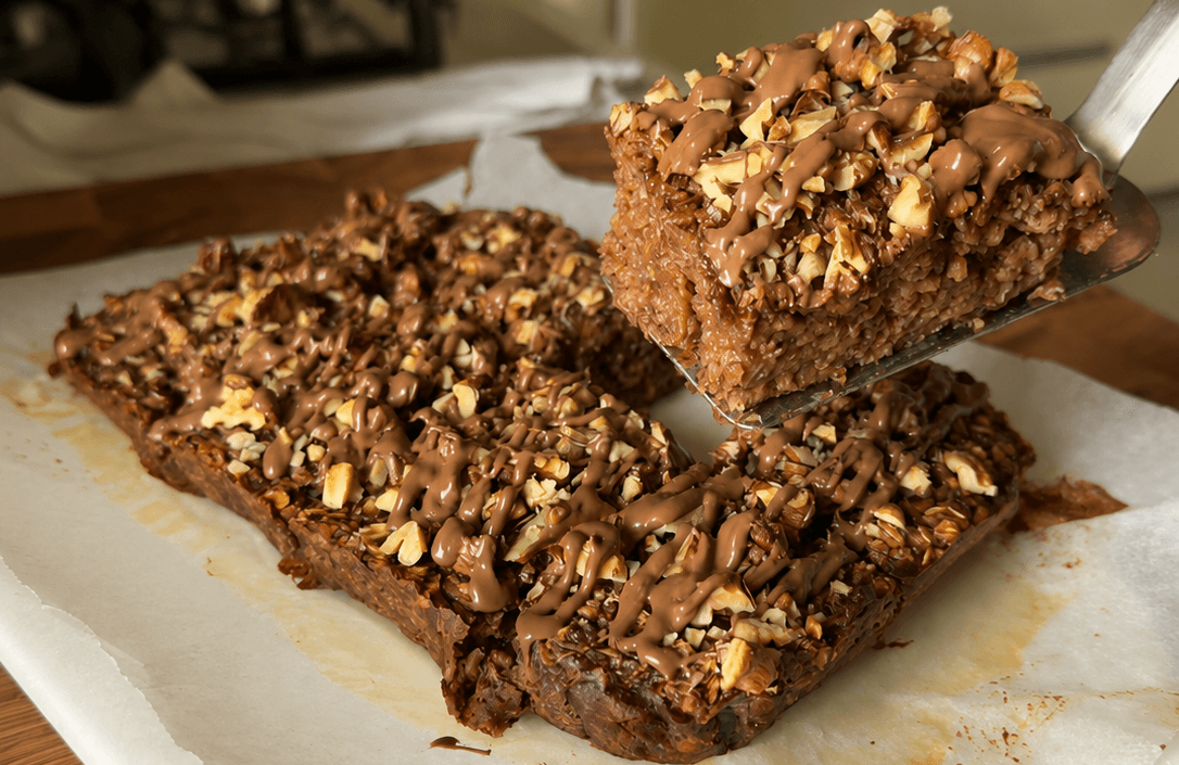 Torta di mele, avena e noci