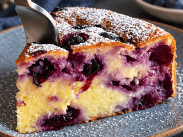 Torta yogurt e mirtilli
