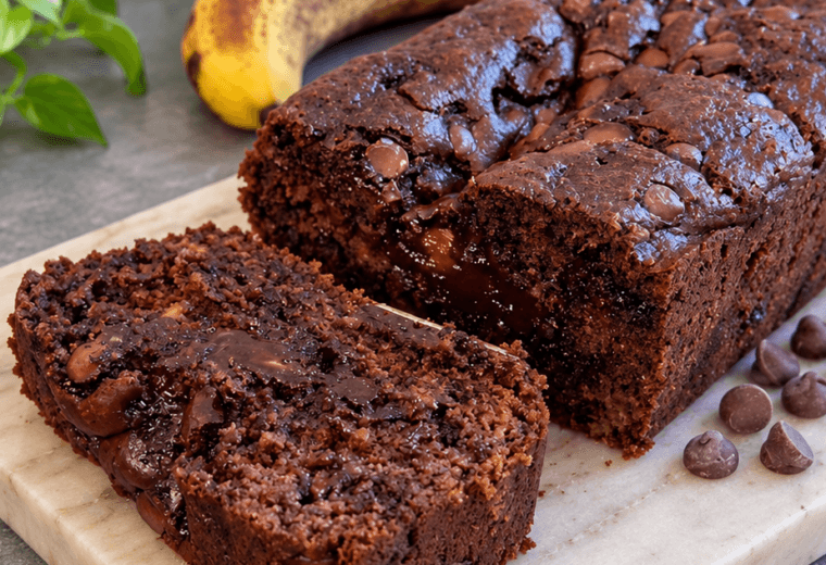 Torta al cioccolato con banana e farina d’avena