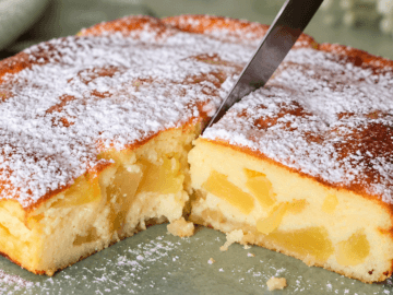 Torta cremosa di mele e yogurt