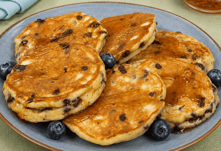 Pancakes senza zucchero con banana e yogurt