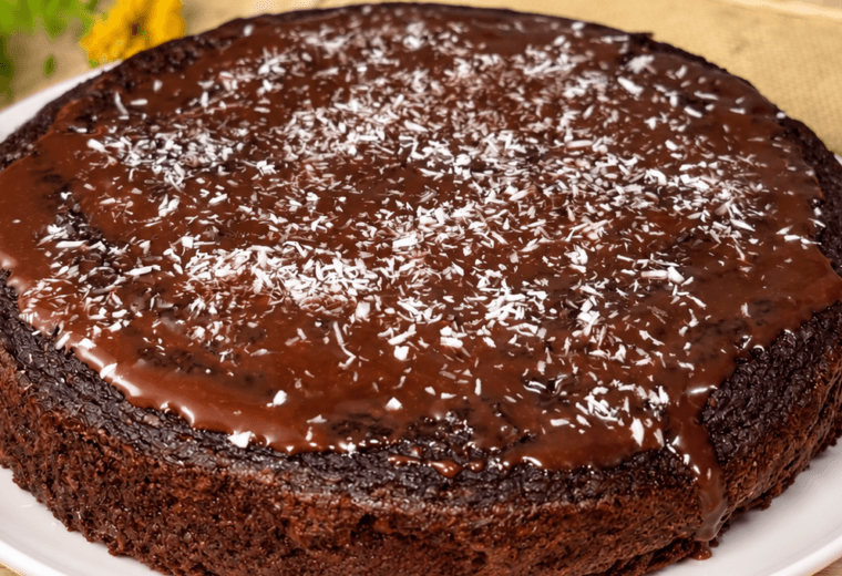 Torta di mele, noci e cacao