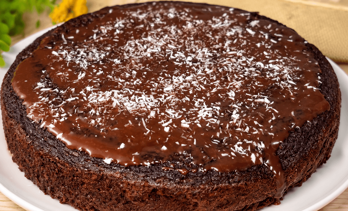 Torta di mele, noci e cacao